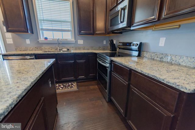 104 DAINTREE DR, Martinsburg, WV 25403