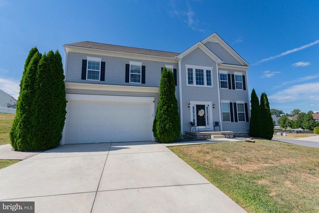 104 DAINTREE DR, Martinsburg, WV 25403