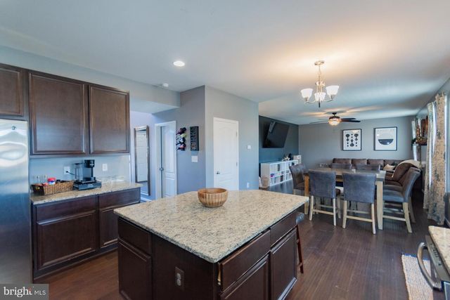 104 DAINTREE DR, Martinsburg, WV 25403