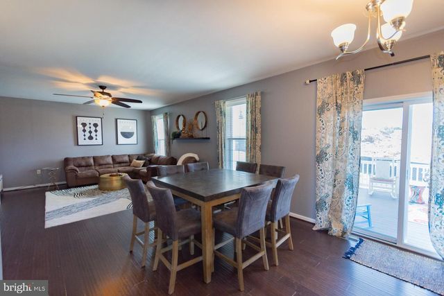 104 DAINTREE DR, Martinsburg, WV 25403