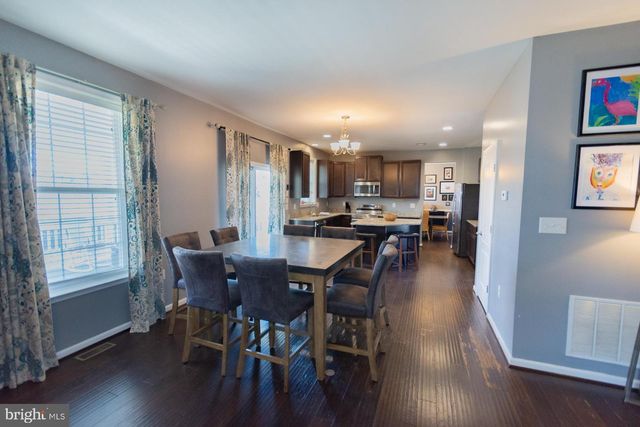 104 DAINTREE DR, Martinsburg, WV 25403