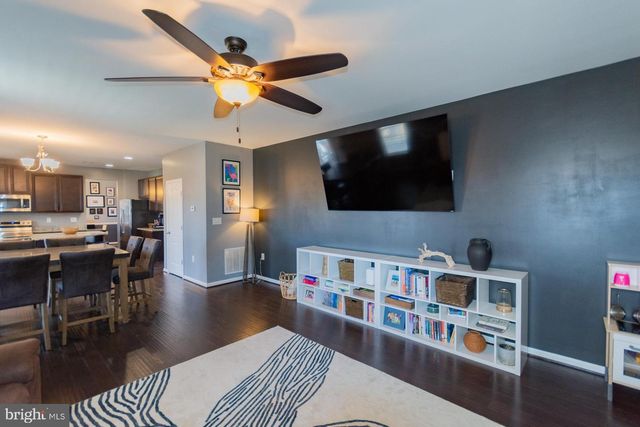 104 DAINTREE DR, Martinsburg, WV 25403