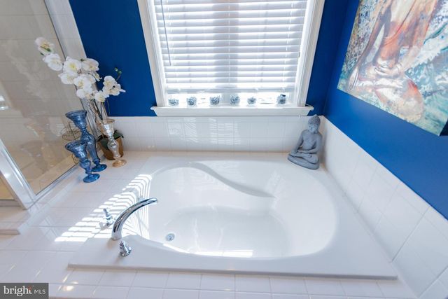 104 DAINTREE DR, Martinsburg, WV 25403