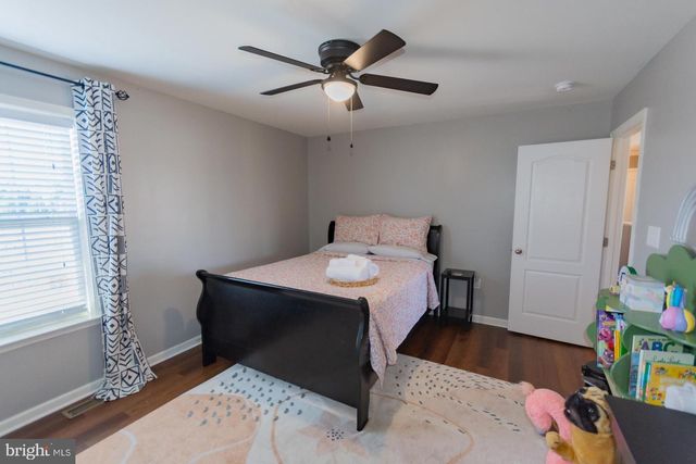 104 DAINTREE DR, Martinsburg, WV 25403