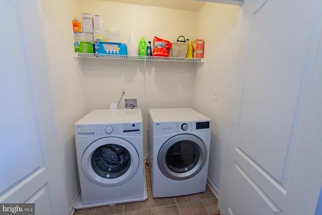 104 DAINTREE DR, Martinsburg, WV 25403