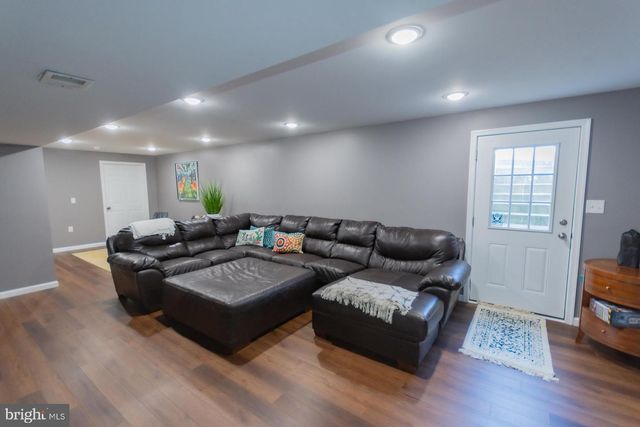 104 DAINTREE DR, Martinsburg, WV 25403