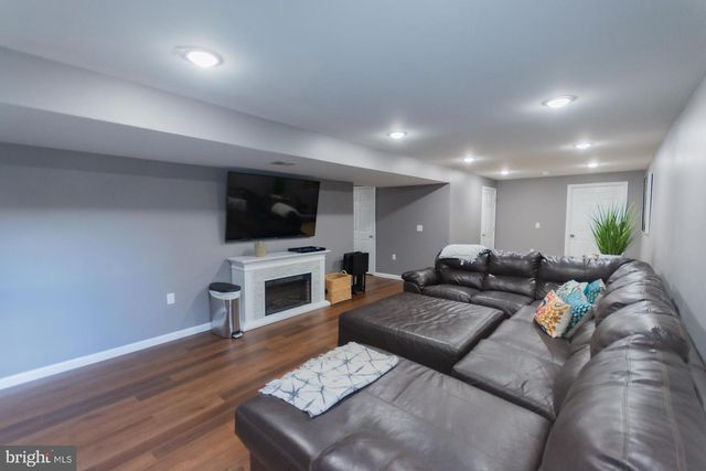 104 DAINTREE DR, Martinsburg, WV 25403