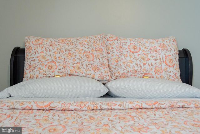 104 DAINTREE DR, Martinsburg, WV 25403