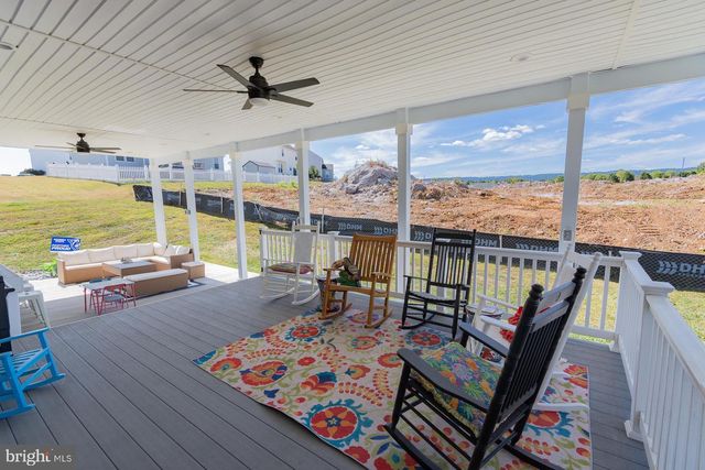 104 DAINTREE DR, Martinsburg, WV 25403