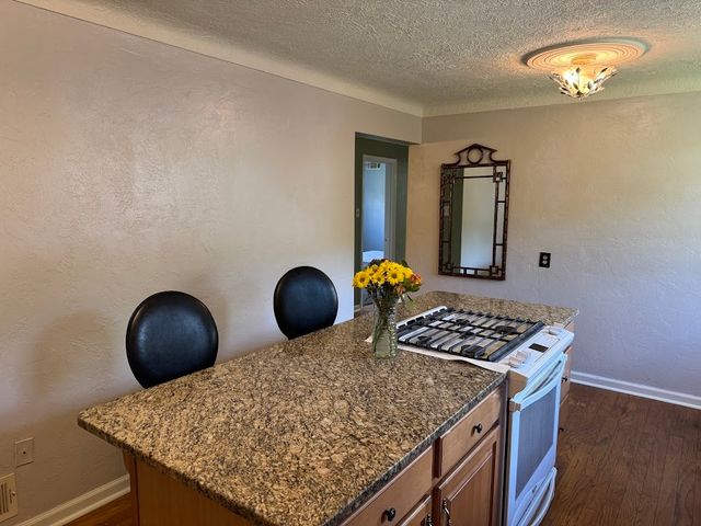 2455 Hampton Ave, Hampton, PA 15101