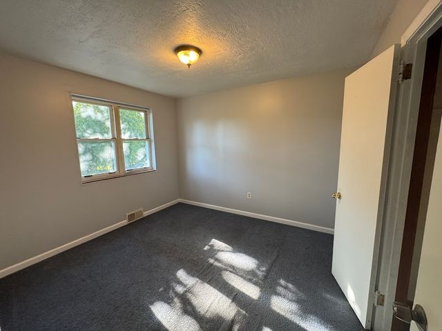 2455 Hampton Ave, Hampton, PA 15101
