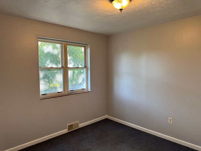 2455 Hampton Ave, Hampton, PA 15101