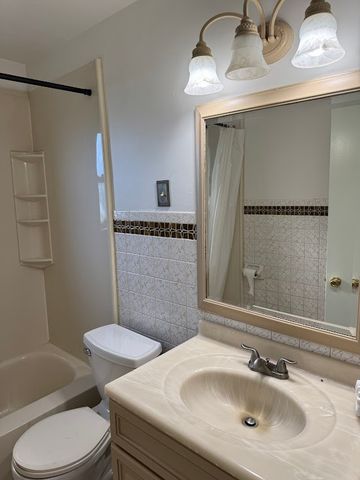 2455 Hampton Ave, Hampton, PA 15101