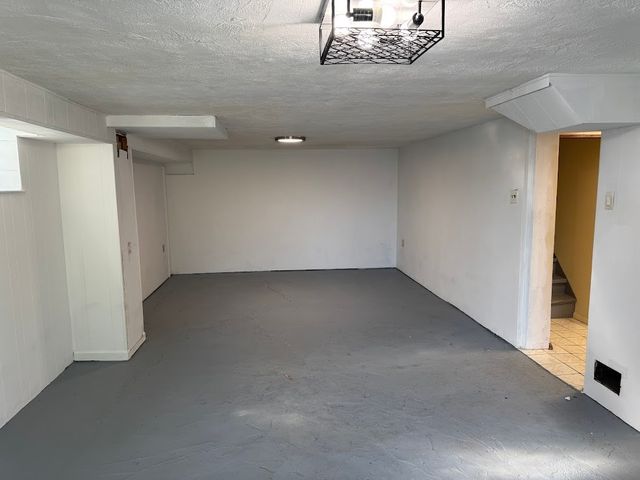 2455 Hampton Ave, Hampton, PA 15101