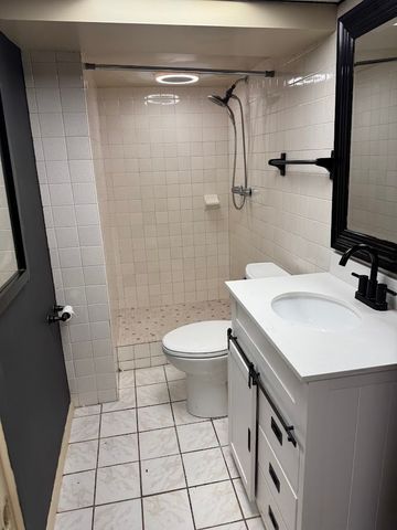 2455 Hampton Ave, Hampton, PA 15101