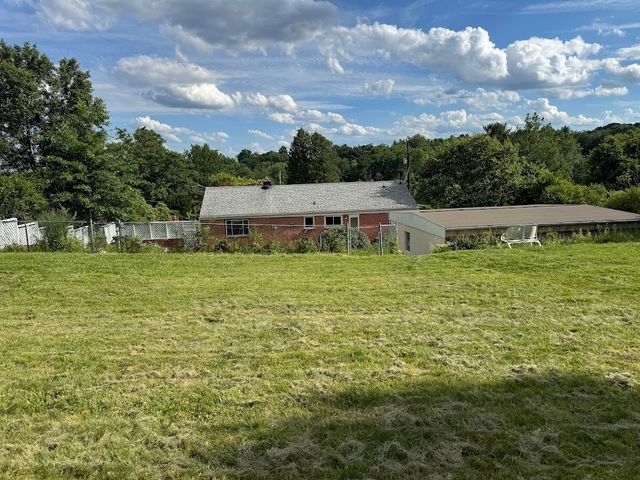2455 Hampton Ave, Hampton, PA 15101