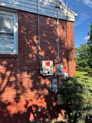 2455 Hampton Ave, Hampton, PA 15101