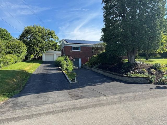 2455 Hampton Ave, Hampton, PA 15101