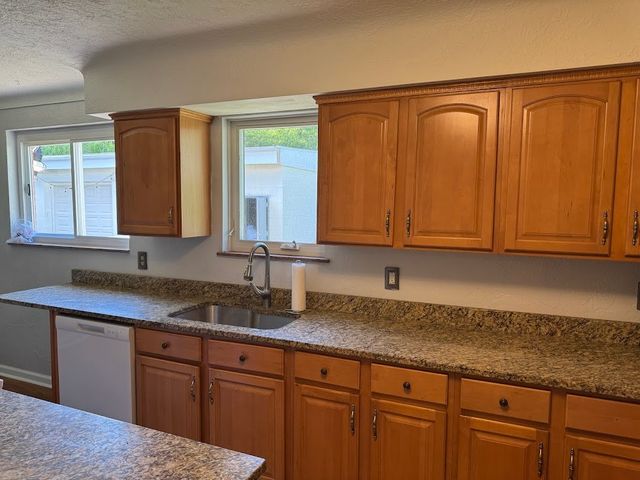 2455 Hampton Ave, Hampton, PA 15101