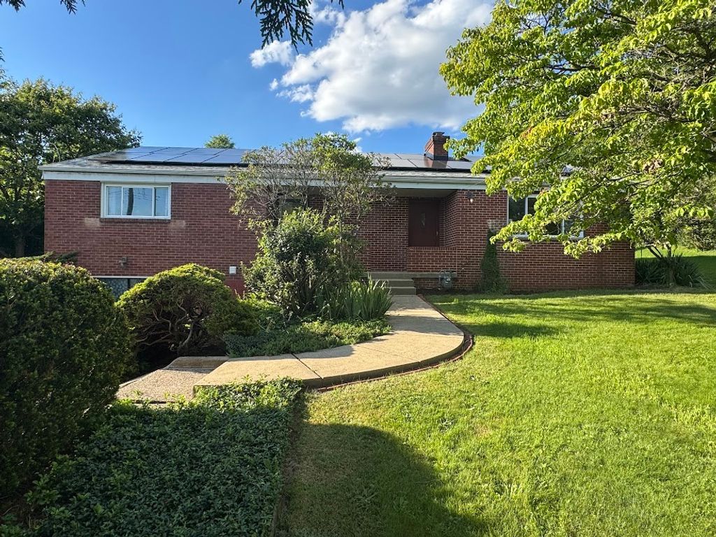 2455 Hampton Ave, Hampton, PA 15101