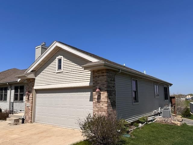 1802 Fjord Pass, Mount Horeb, WI 53572