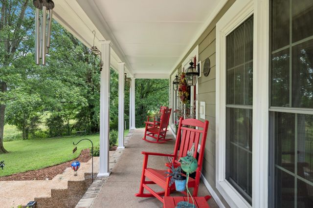 3692 Neeley Hollow Rd, Columbia, TN 38401