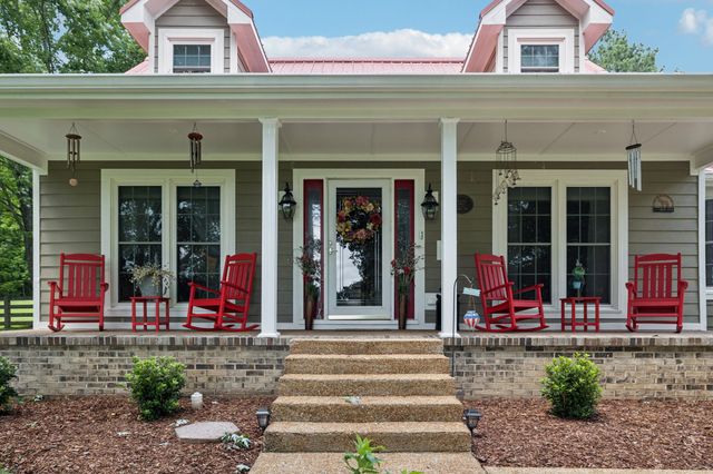 3692 Neeley Hollow Rd, Columbia, TN 38401