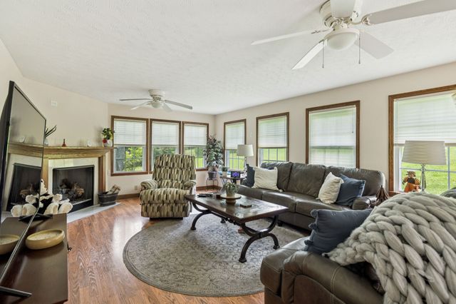3692 Neeley Hollow Rd, Columbia, TN 38401