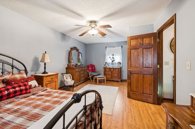3692 Neeley Hollow Rd, Columbia, TN 38401