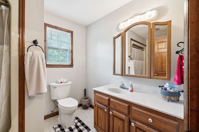 3692 Neeley Hollow Rd, Columbia, TN 38401