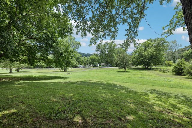3692 Neeley Hollow Rd, Columbia, TN 38401