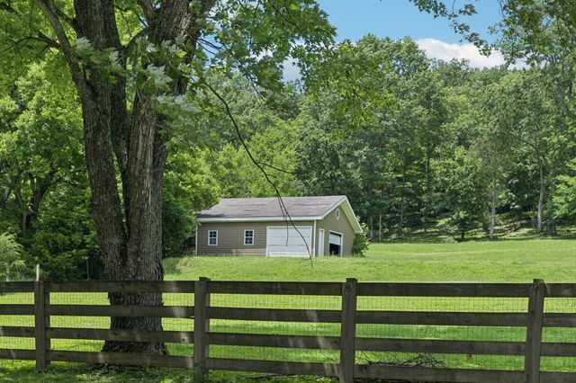 3692 Neeley Hollow Rd, Columbia, TN 38401