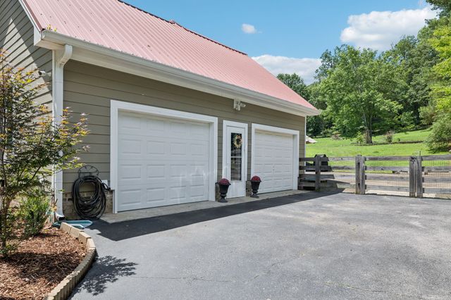 3692 Neeley Hollow Rd, Columbia, TN 38401