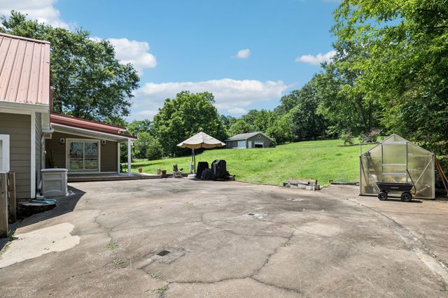 3692 Neeley Hollow Rd, Columbia, TN 38401