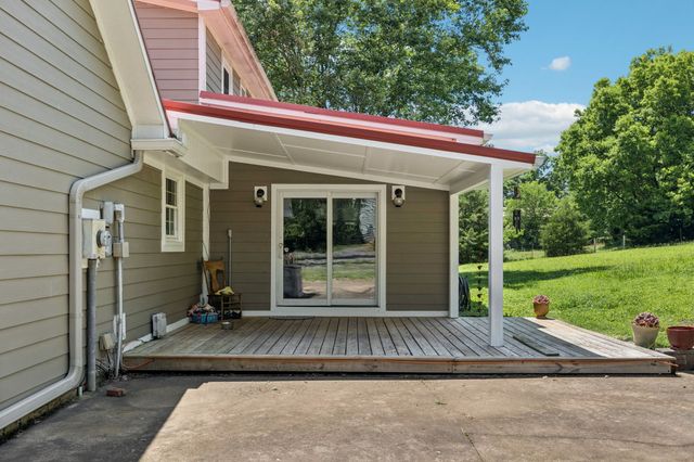 3692 Neeley Hollow Rd, Columbia, TN 38401