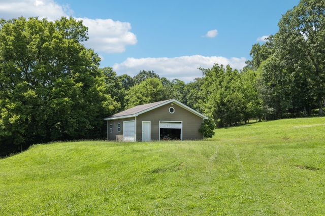 3692 Neeley Hollow Rd, Columbia, TN 38401