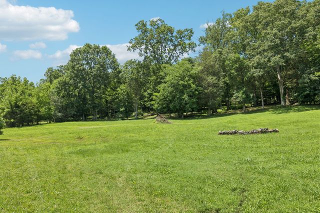 3692 Neeley Hollow Rd, Columbia, TN 38401