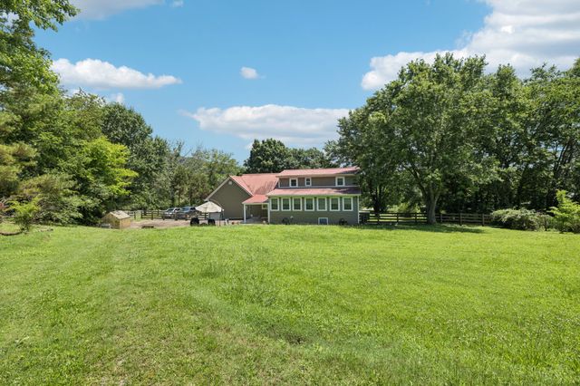 3692 Neeley Hollow Rd, Columbia, TN 38401
