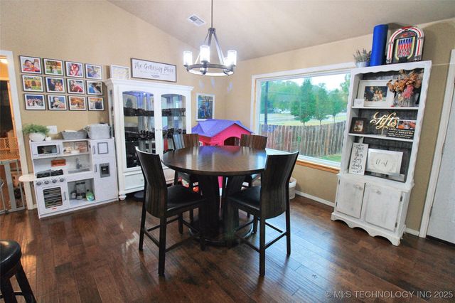 1104 Chase Avenue, Tahlequah, OK 74464