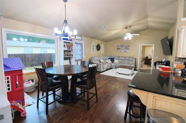 1104 Chase Avenue, Tahlequah, OK 74464