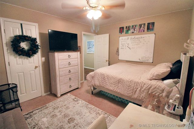 1104 Chase Avenue, Tahlequah, OK 74464