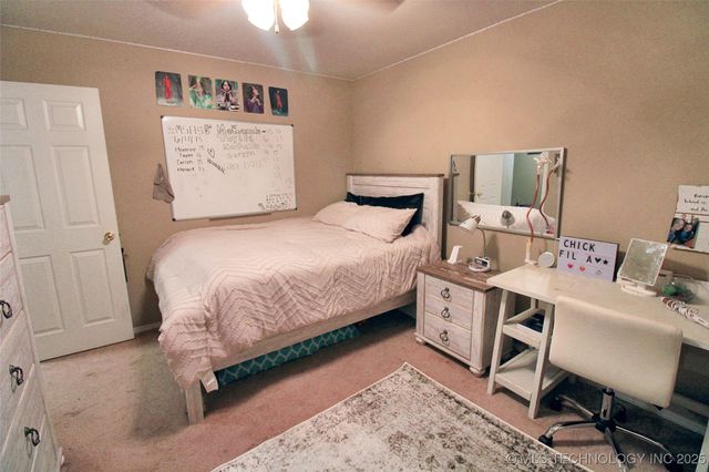 1104 Chase Avenue, Tahlequah, OK 74464