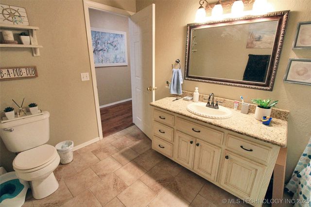 1104 Chase Avenue, Tahlequah, OK 74464