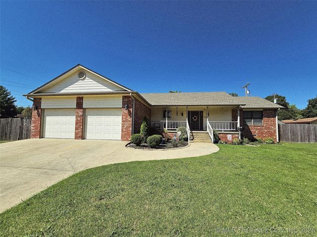 1104 Chase Avenue, Tahlequah, OK 74464