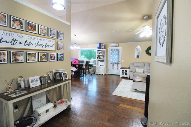 1104 Chase Avenue, Tahlequah, OK 74464