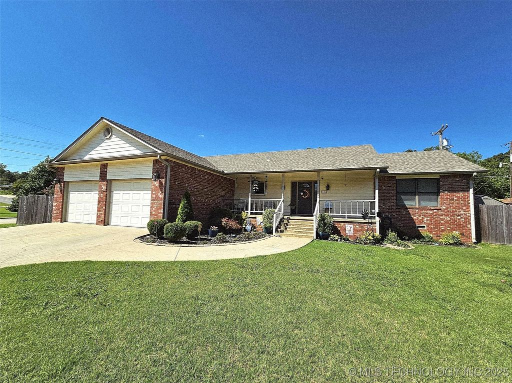 1104 Chase Avenue, Tahlequah, OK 74464