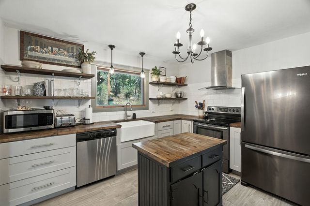 12511 S State Route 904 Hwy, Cheney, WA 99004