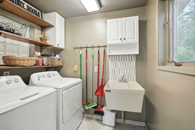 12511 S State Route 904 Hwy, Cheney, WA 99004