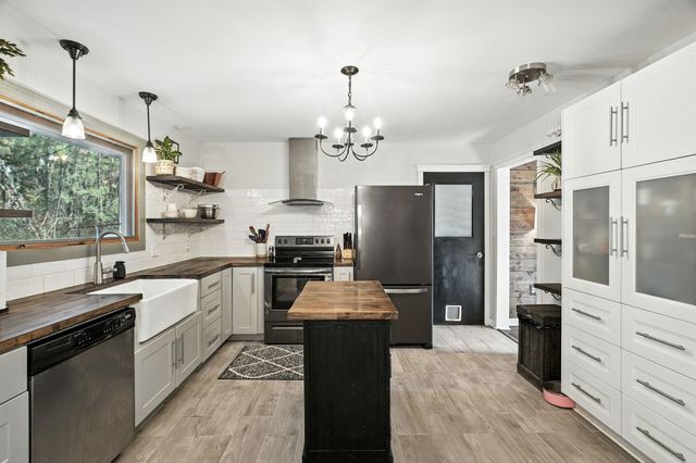 12511 S State Route 904 Hwy, Cheney, WA 99004
