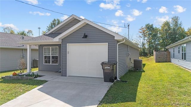 973 Wooded Trail, Scottsburg, IN 47170